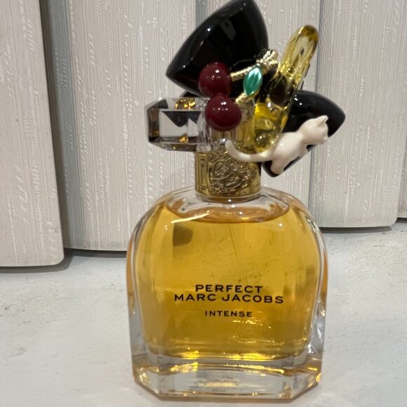 Marc Jacobs Perfect Intense Eau De Parfum Spray 1.6 oz - Picture 5 of 6